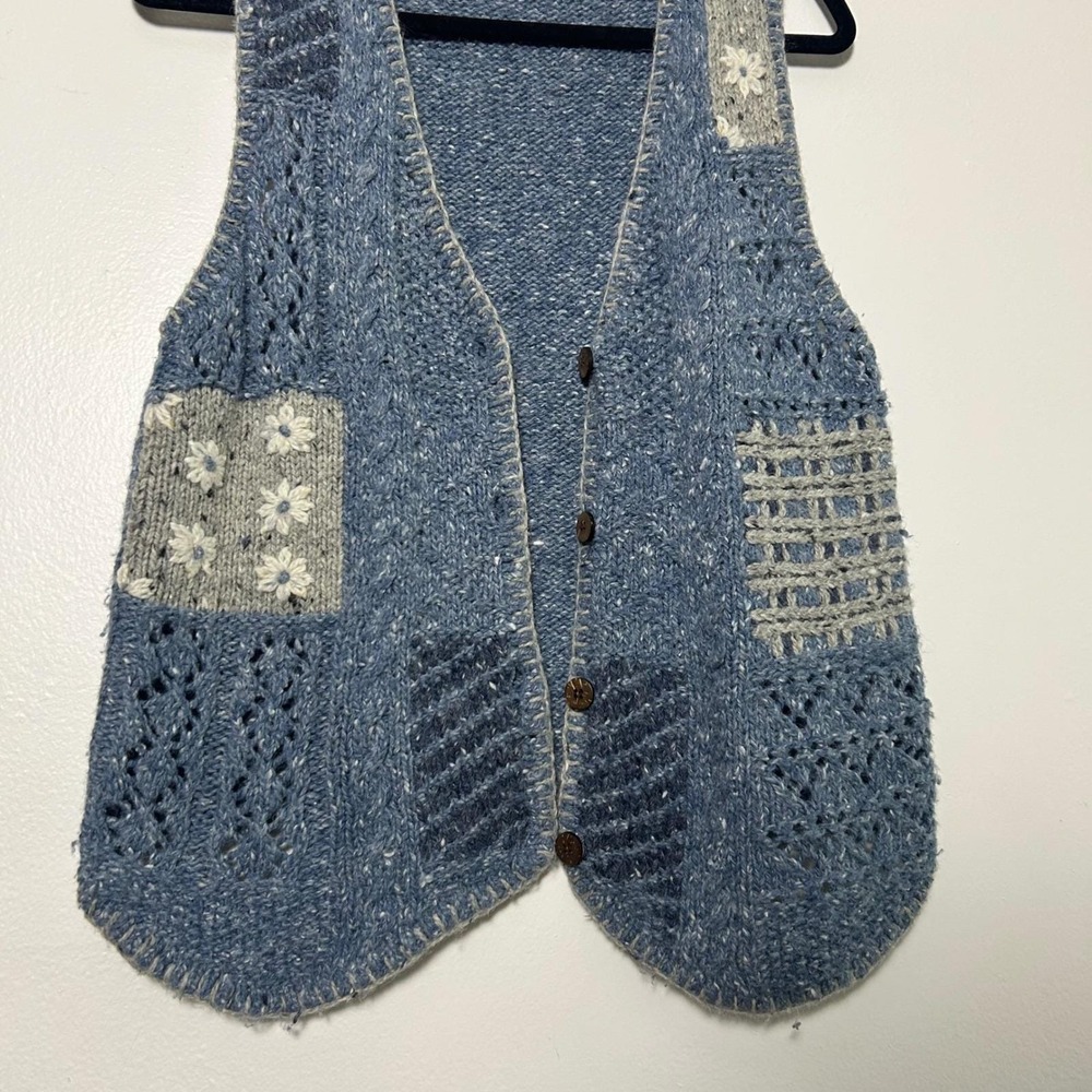 Vintage 90's/y2k blue Patchwork Daisy V-Neck Button Vest - Picture 2 of 8